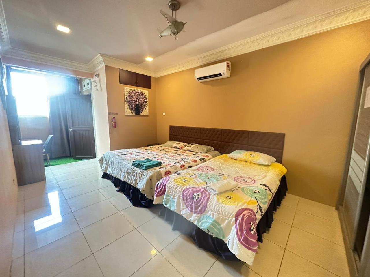 Seladah Stay Kuching Exterior foto